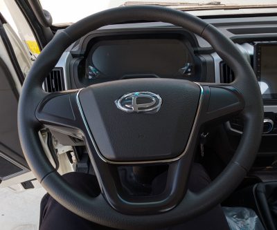 Vô lăng trên xe Teraco 345SL Plus