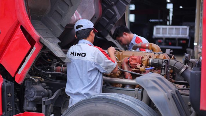 Sửa chữa xe tải chuẩn 3S tại Siêu thị xe tải