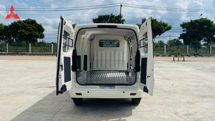 Khoang hàng 4.9m³ – Tối ưu không gian chứa đồ