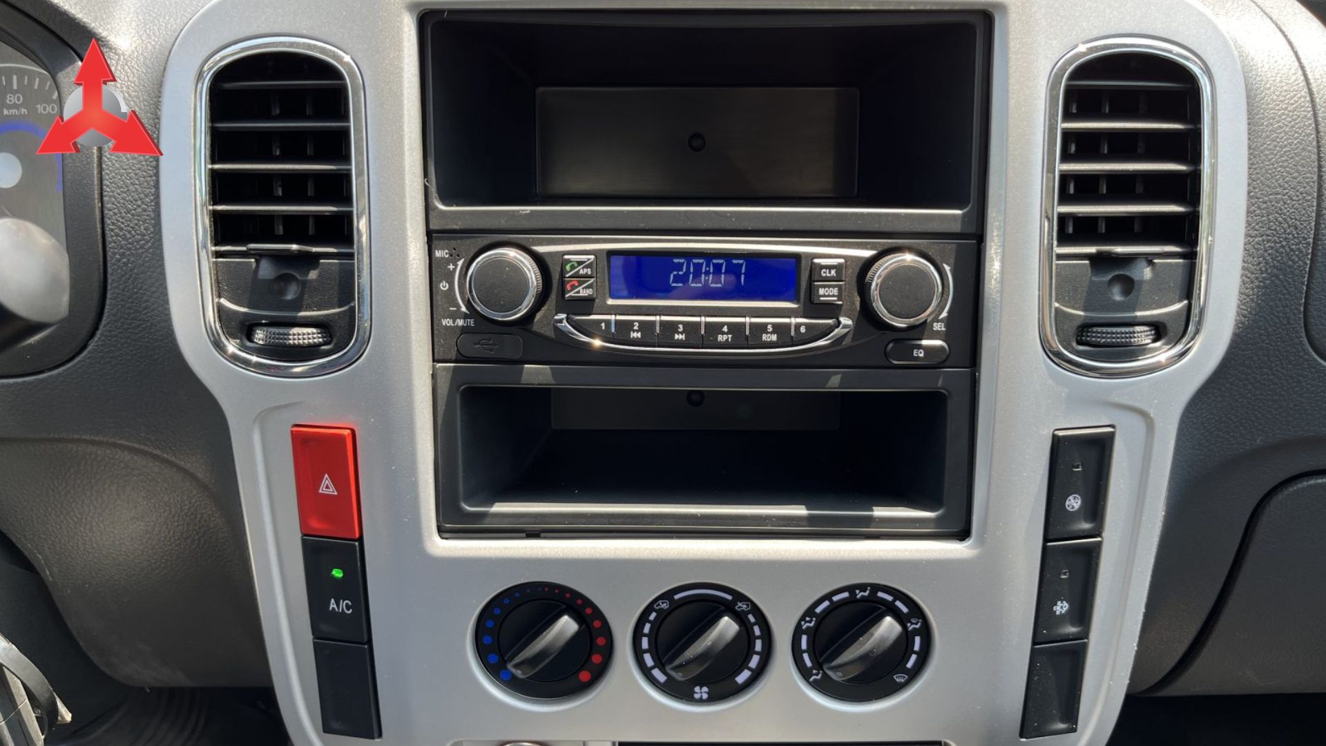 Taplo Xe TMT Captain T200 Euro 5 Taplo Xe TMT Captain T200 Euro 5