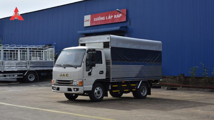 JAC N360 E5 – Thùng trường lái tại Showroom