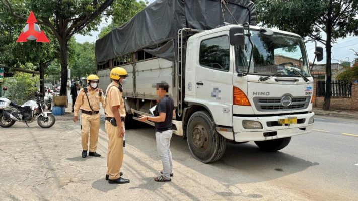 Siết Quy Định Cho Phép Xe Tải Vào Thành Phố