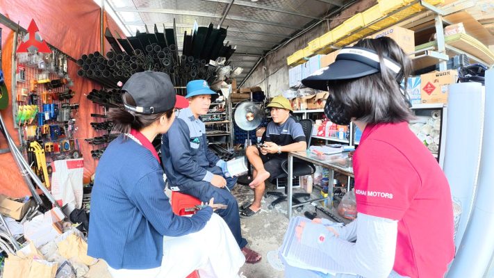 Tư Vấn Cho Khách Hàng Về Xe tải Teraco
