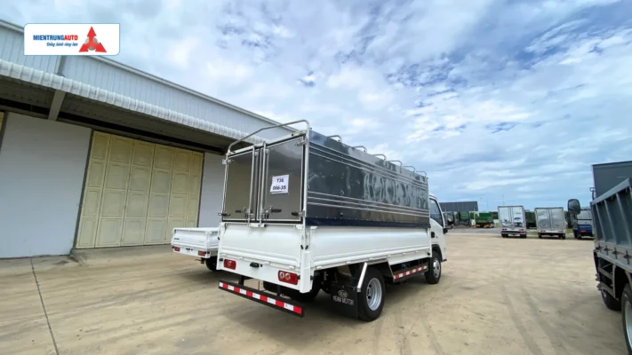 Veam S80 Phiên Bản Trang Bị Thùng Mui Bạt